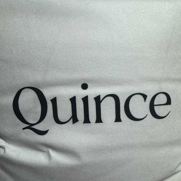 Brand NEW Quince Premium White Down Alternative Comforter - Picture 3 of 10